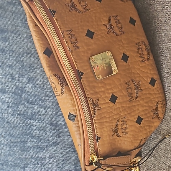 Authentic MCM mini  bum shoulder bag - Picture 2 of 10
